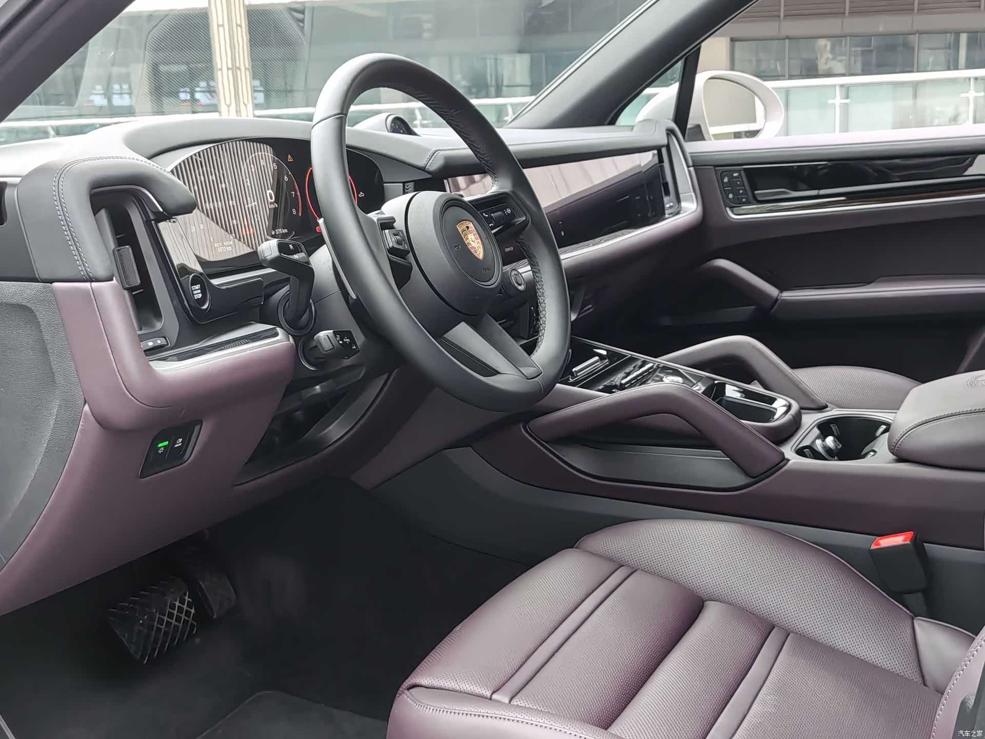 Porsche Cayenne, 2024 11