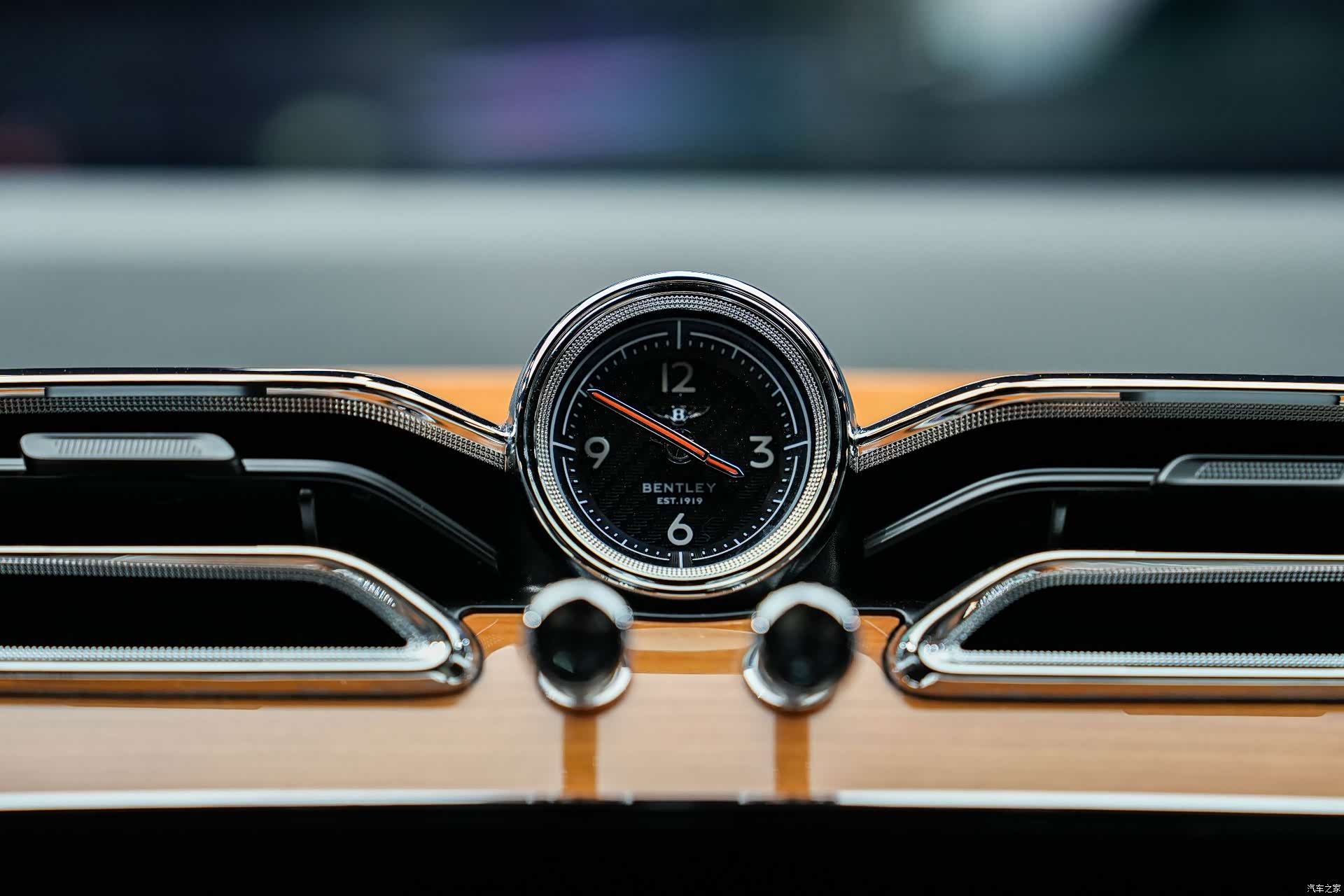 Bentley Bentayga, 2021 30