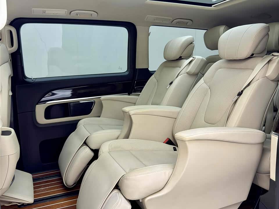 Mercedes-Benz V-class