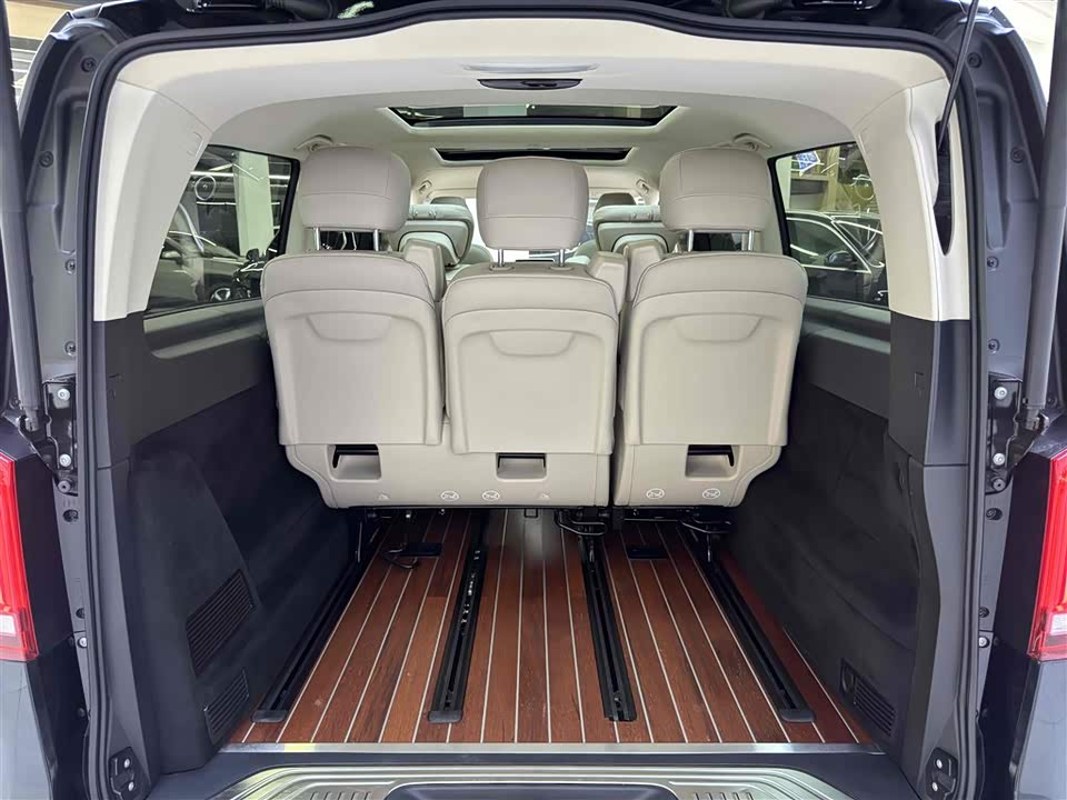 Mercedes-Benz V-class