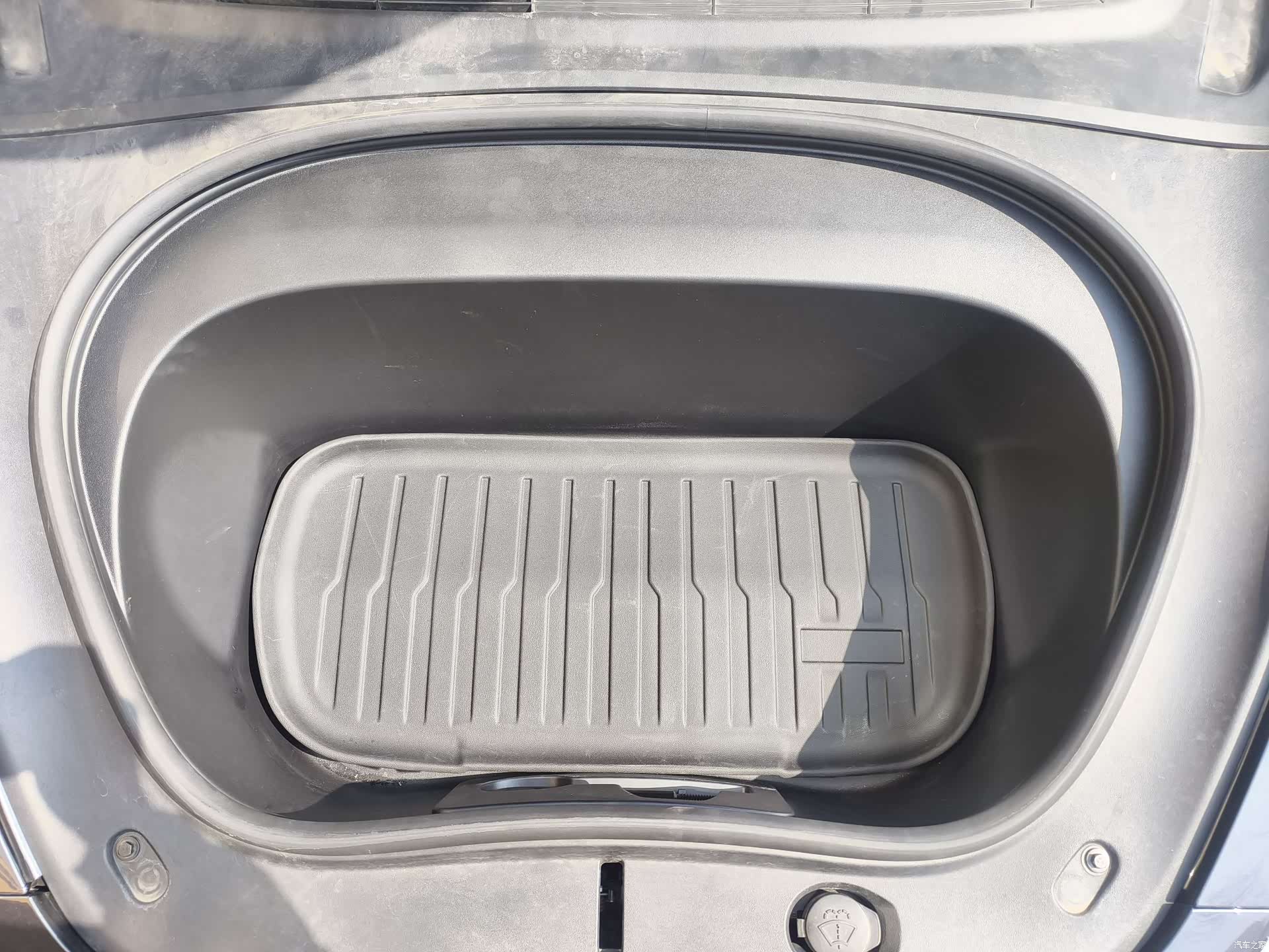 Tesla Model 3, 2025 12