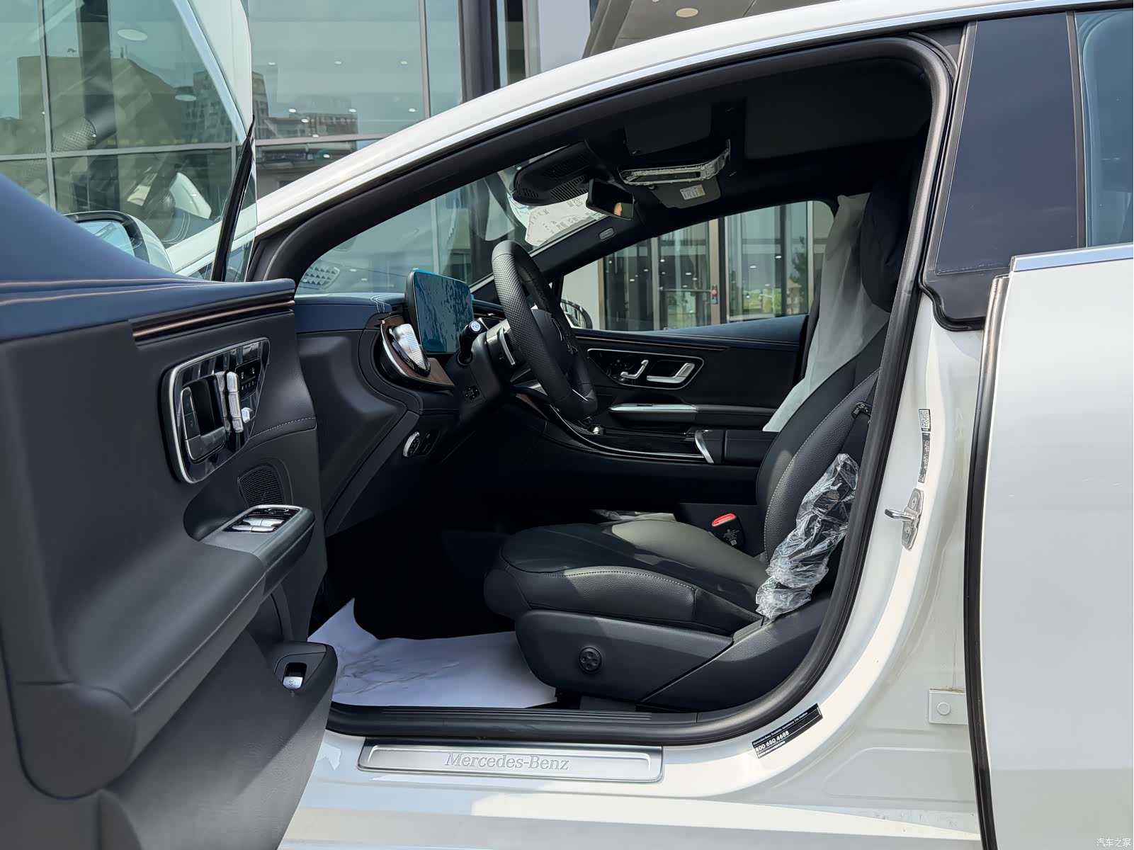 Mercedes-Benz EQE, 2025 4