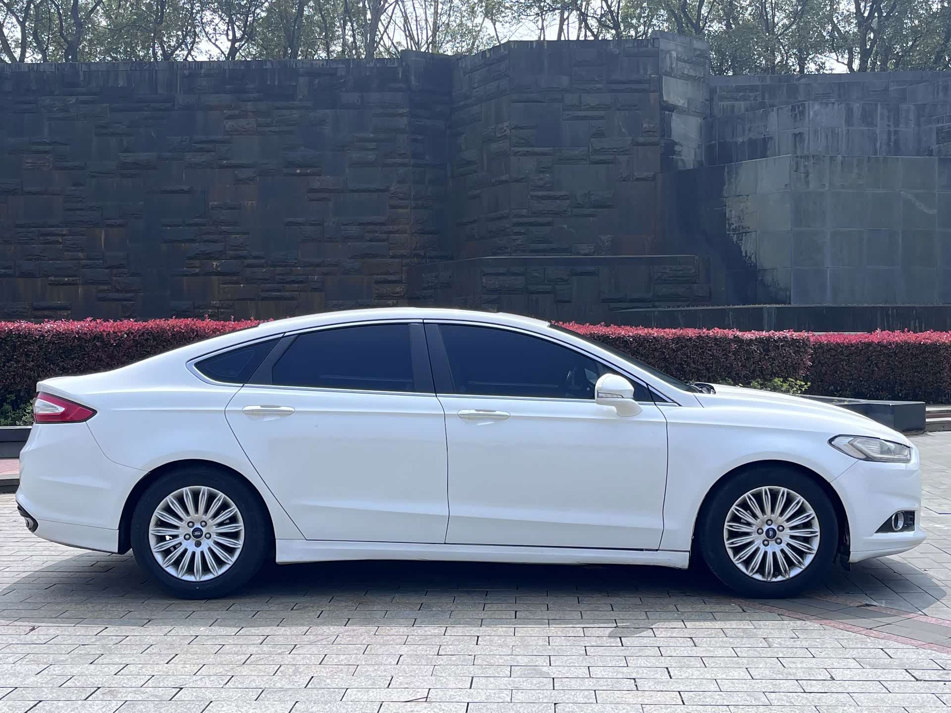 Ford Mondeo, 2014 9