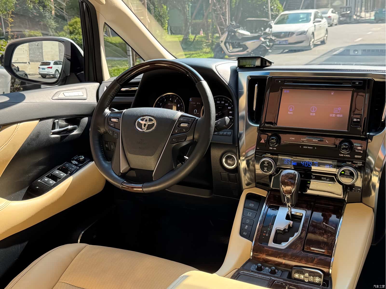 Toyota Alphard, 2019 17
