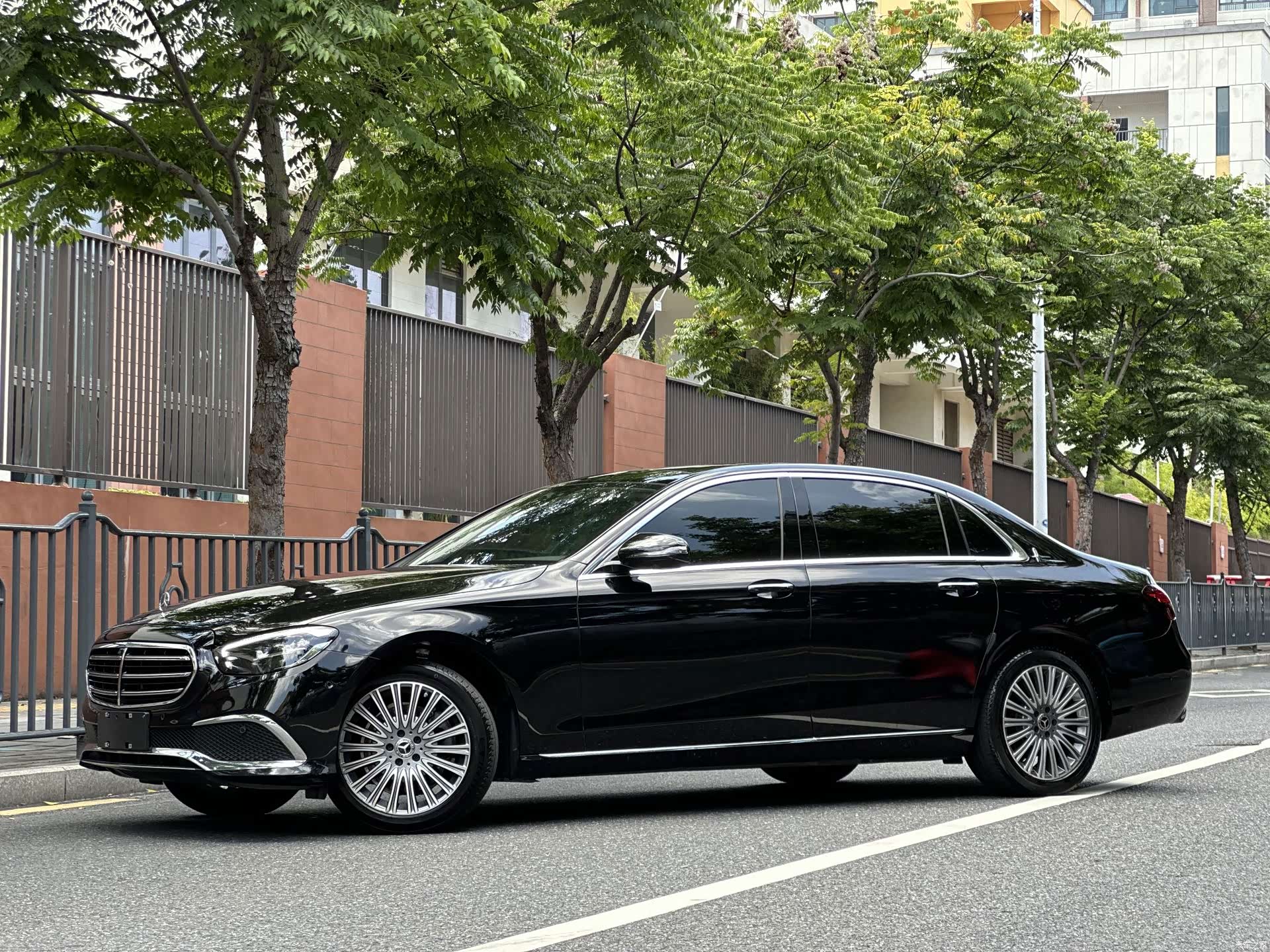 Mercedes-Benz E-Class, 2021 1