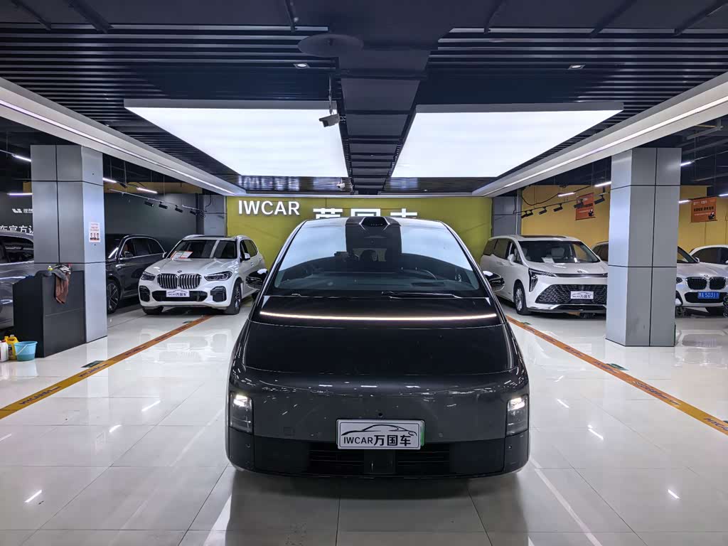 Li Auto MEGA