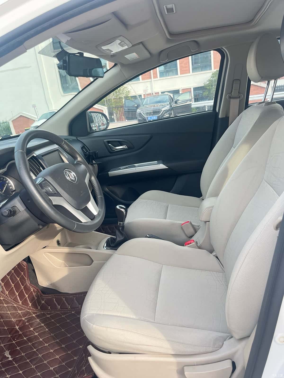 DongFeng A30, 2015 13