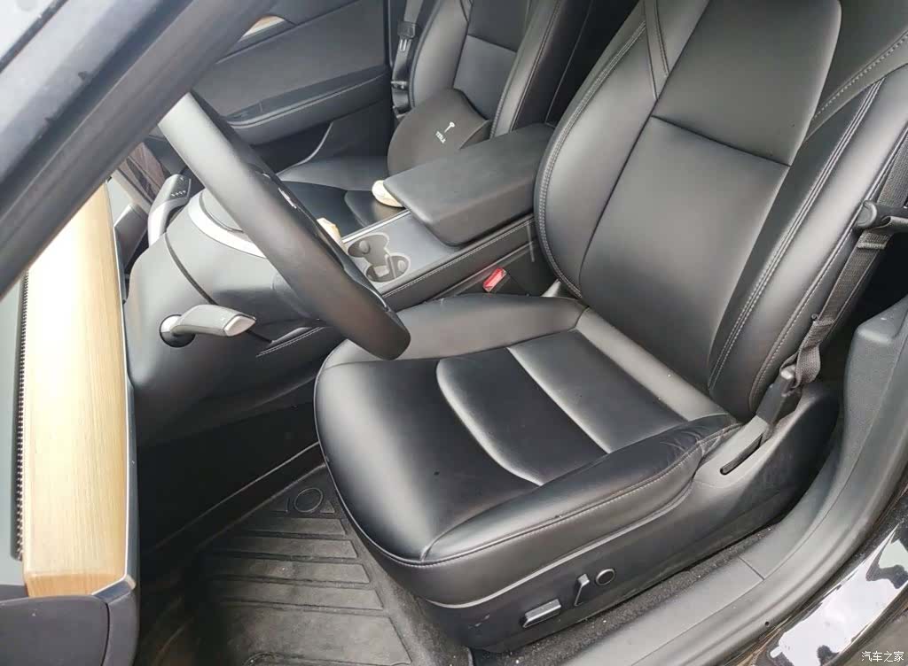 Tesla Model 3, 2023 12