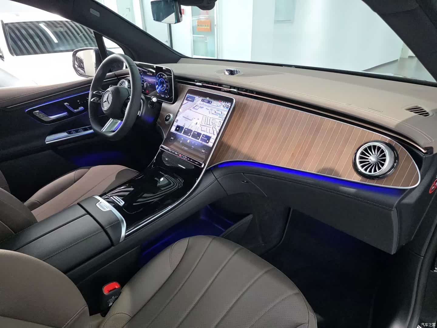 Mercedes-Benz EQE, 2025 8
