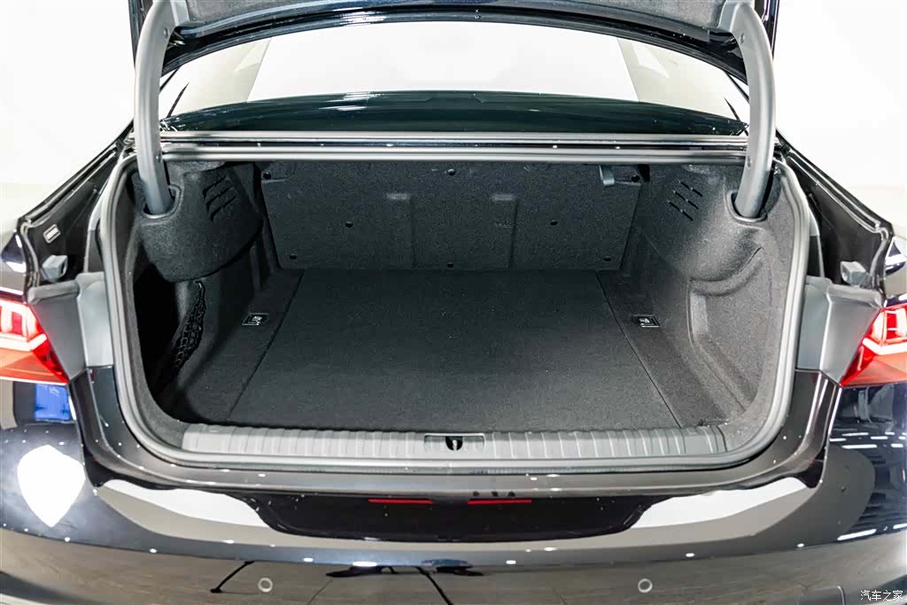 Audi A7L, 2024 25