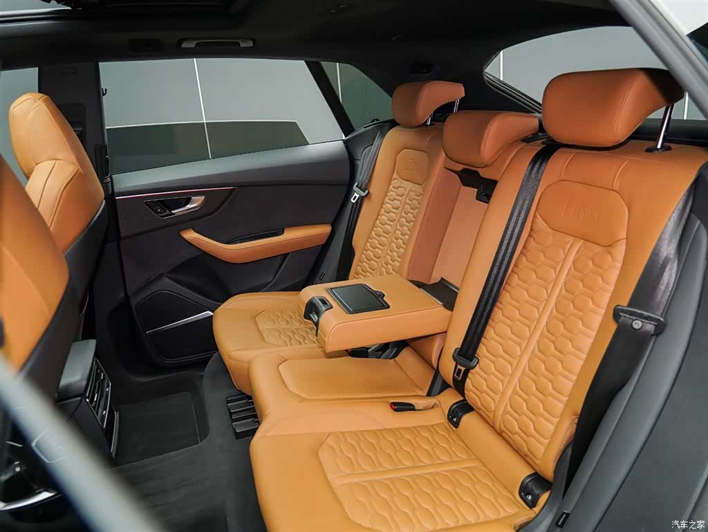 Audi Q8, 2024 13