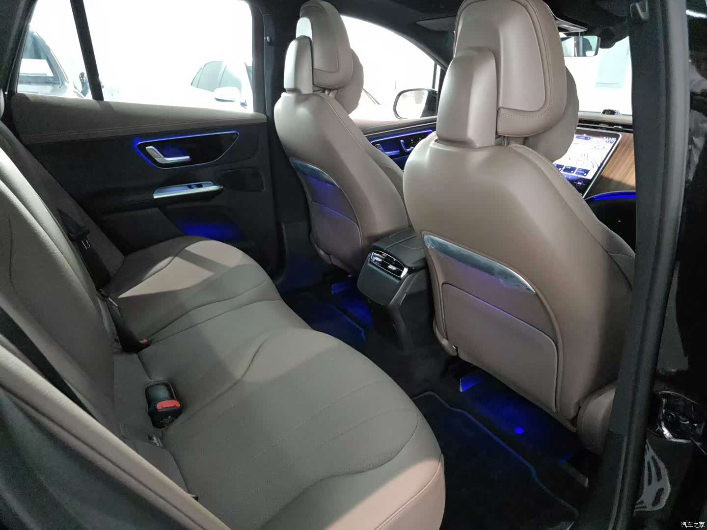 Mercedes-Benz EQE, 2025 7