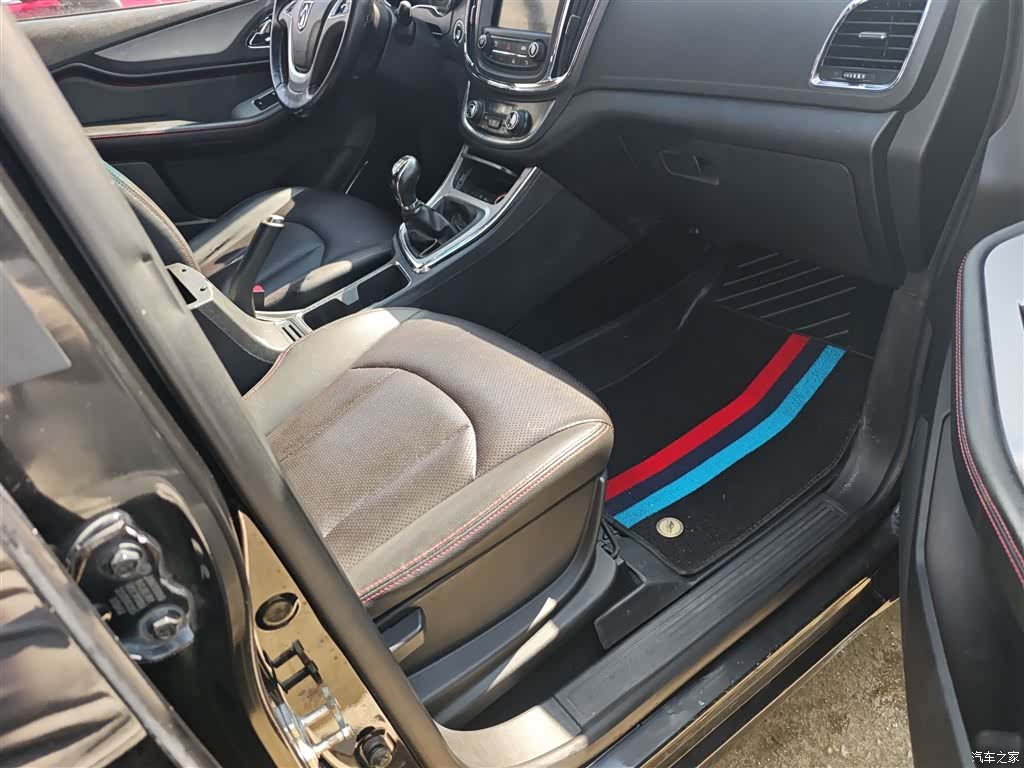 Wuling 560, 2016 25