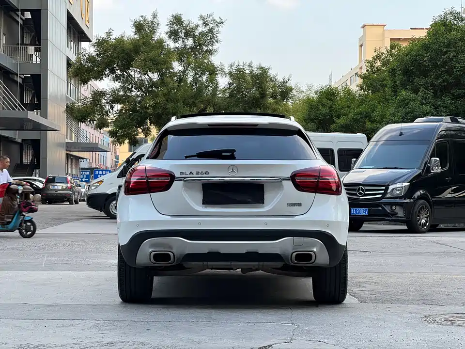 Mercedes-Benz GLA