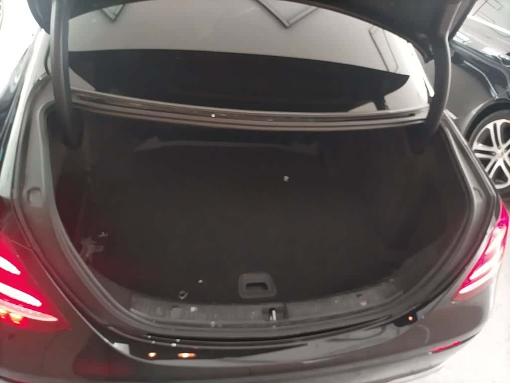 Mercedes-Benz E-Class, 2019 19
