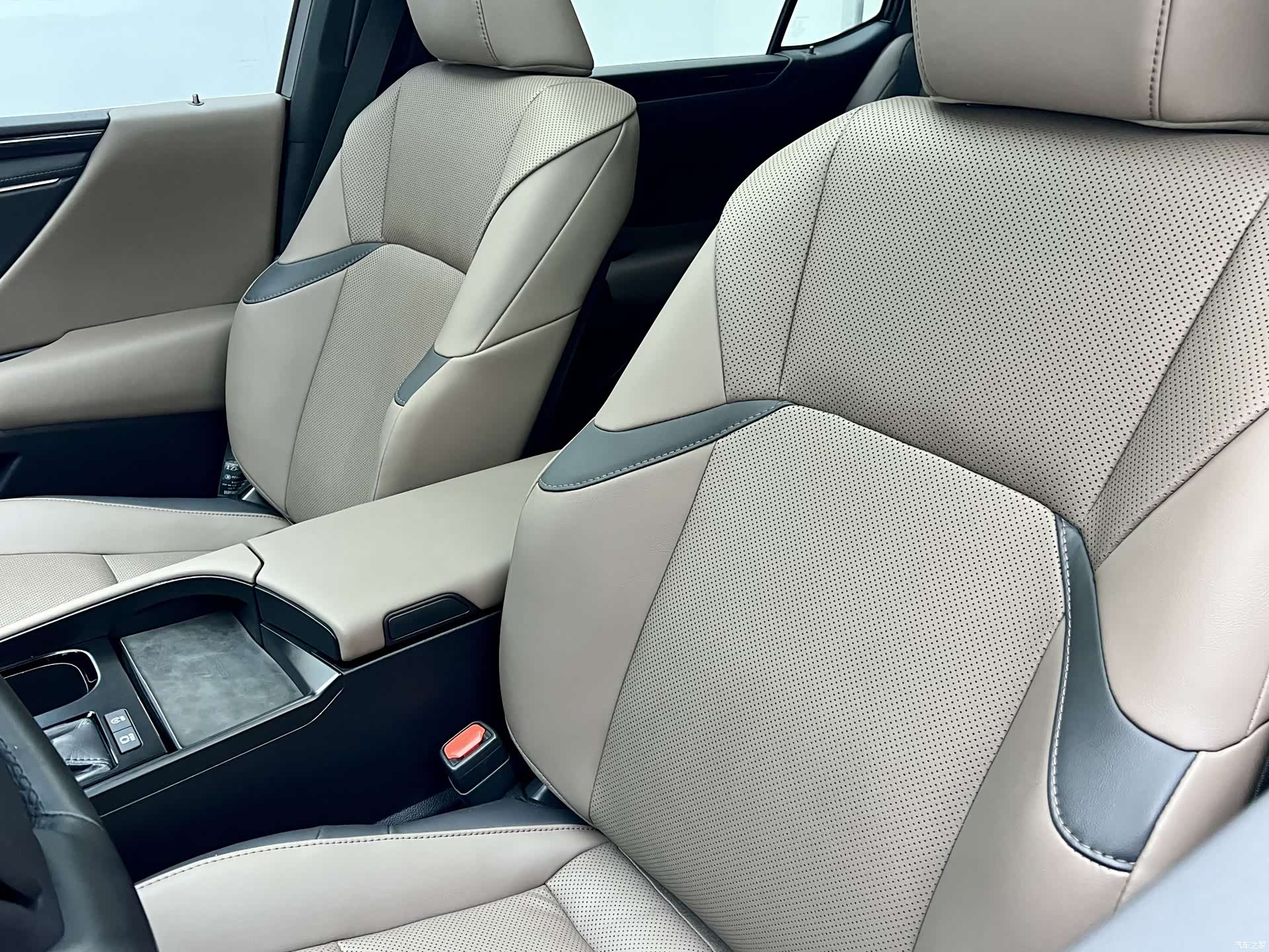 Lexus ES, 2024 15