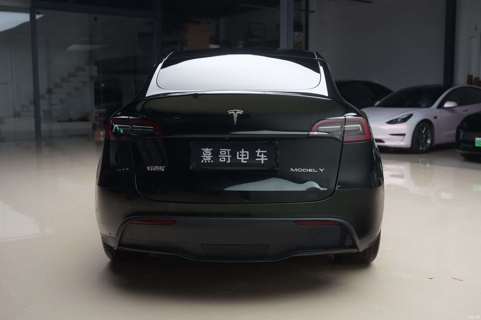 Tesla Model Y, 2024 6