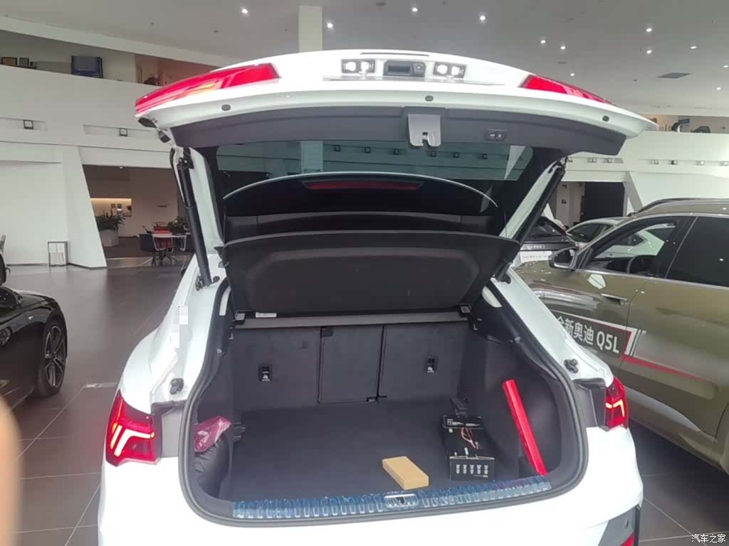 Audi Q3, 2023 19