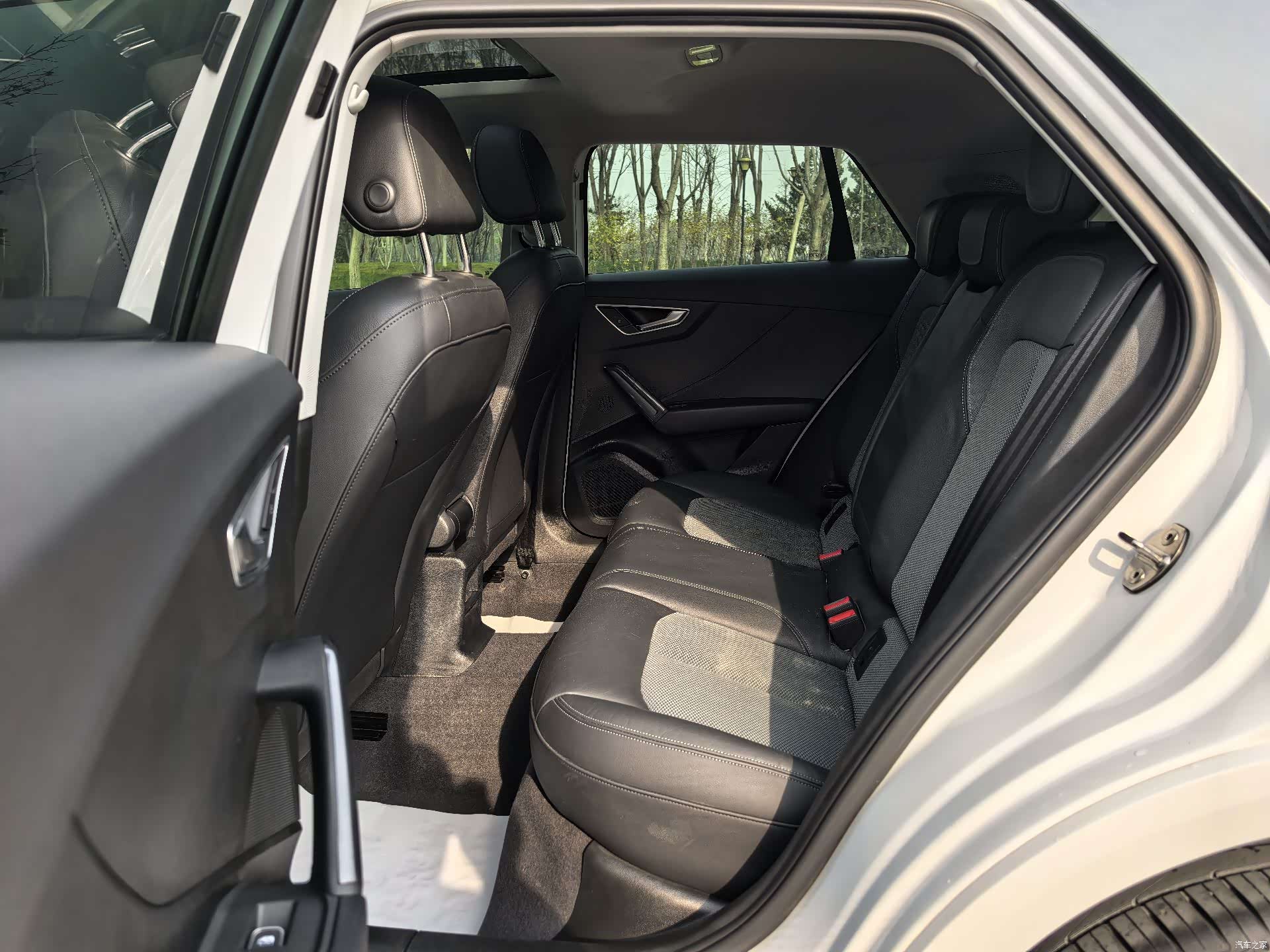 Audi Q2L, 2021 13