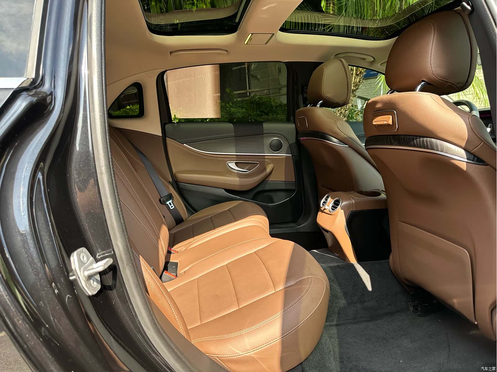 Mercedes-Benz E-Class, 2020 27