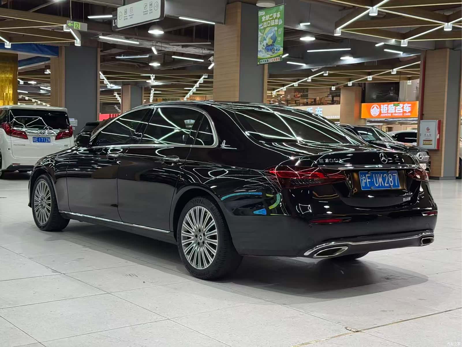 Mercedes-Benz E-Class, 2022 10