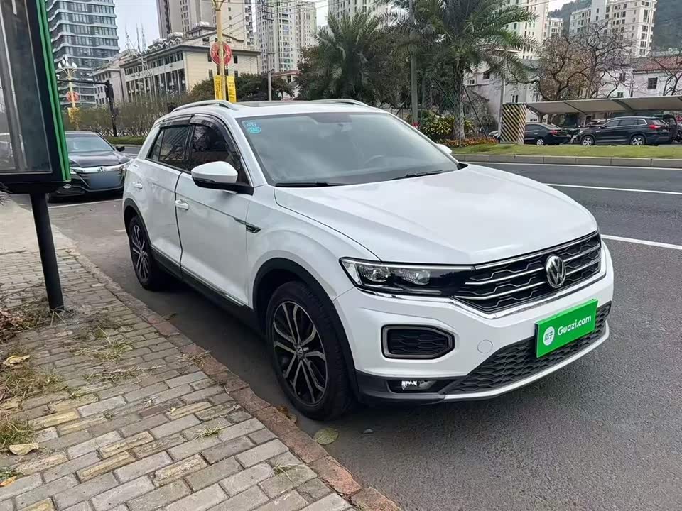 Volkswagen T-ROC exploring Songs