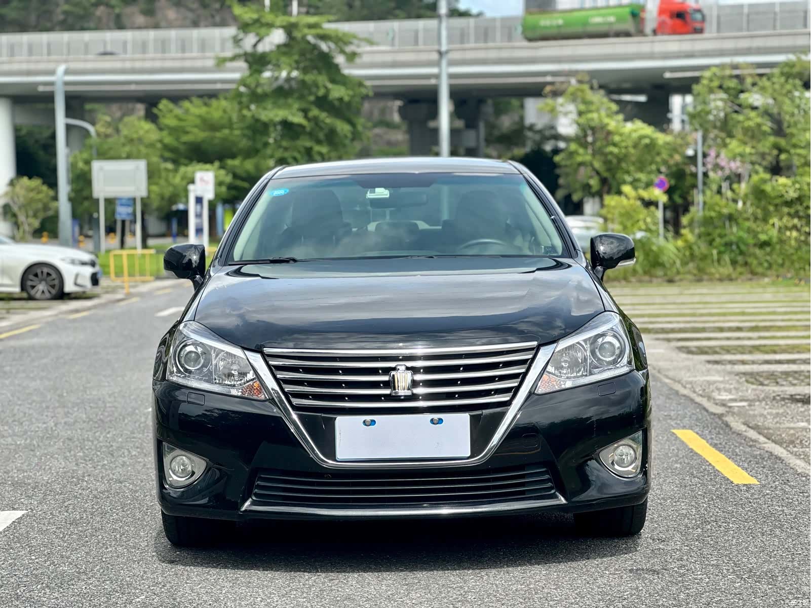 Toyota Crown, 2015 3
