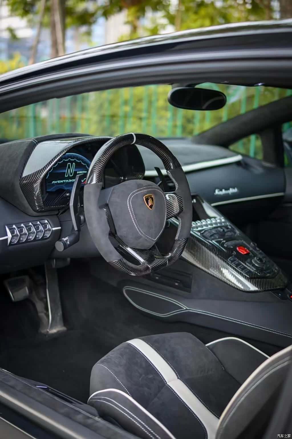 Lamborghini Aventador, 2012 12