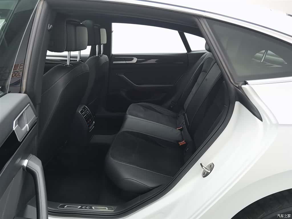 Volkswagen CC, 2023 15