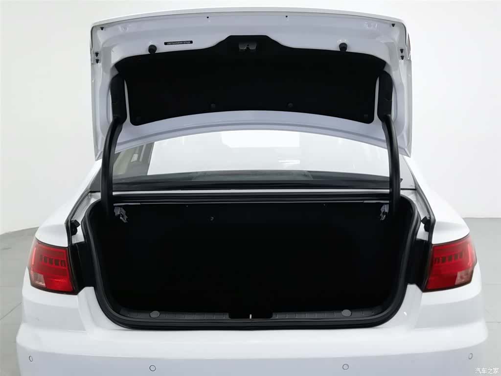 Geely Emgrand, 2017 16