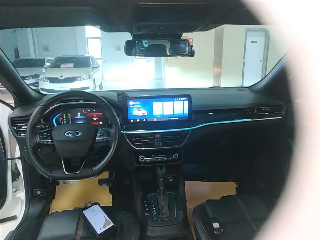 Ford Focus, 2023 10
