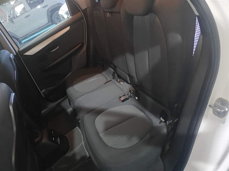 BMW 2 series station wagon