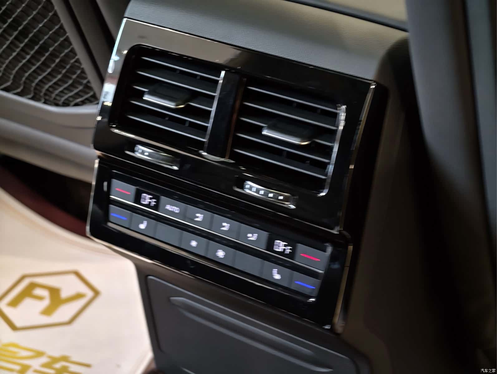 Volkswagen Touareg, 2019 10