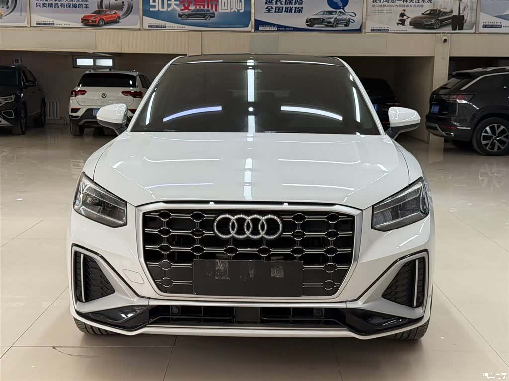 Audi Q2L, 2023 2