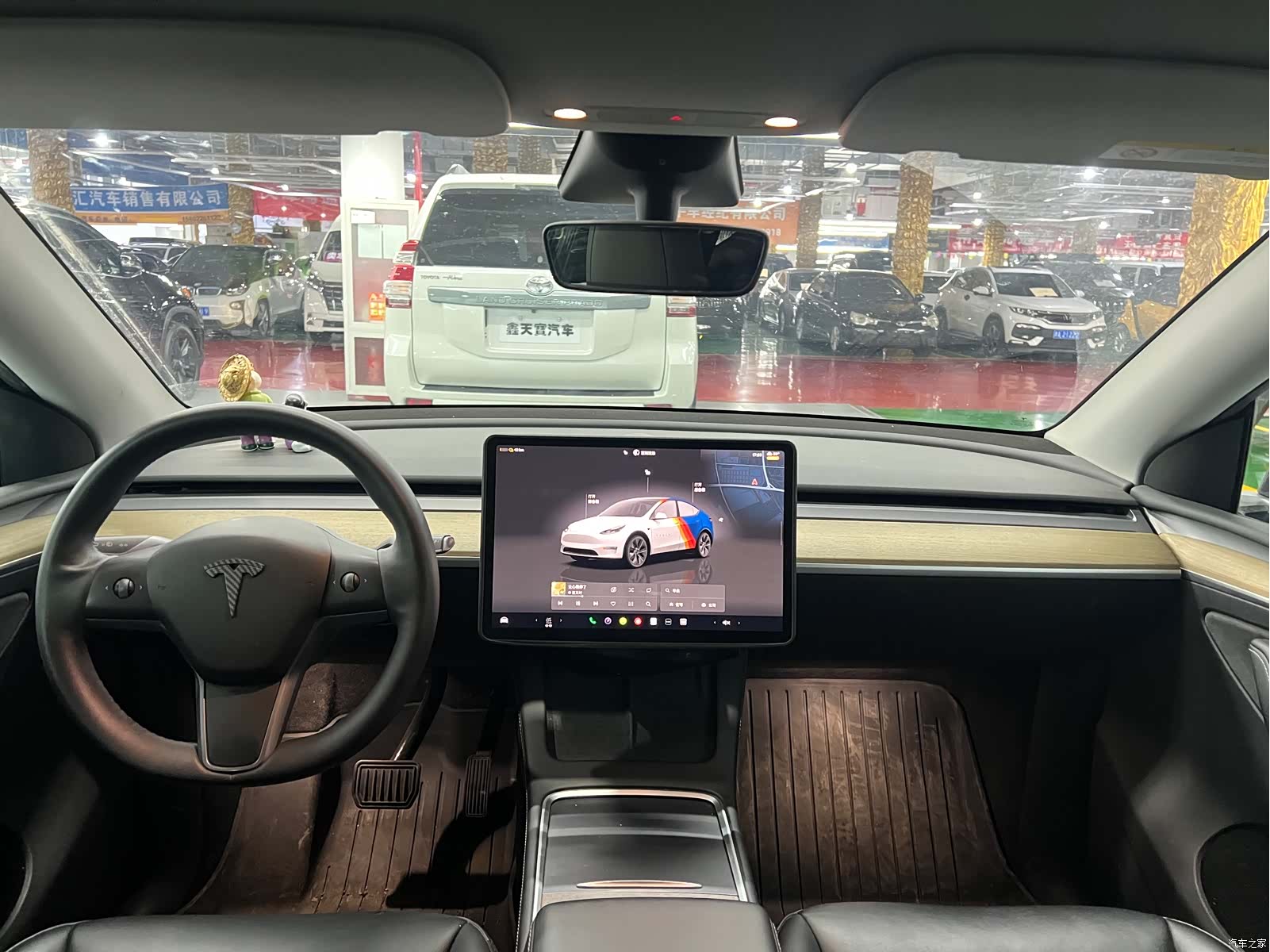 Tesla Model Y, 2023 9