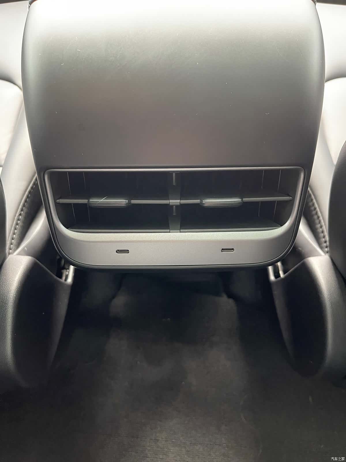Tesla Model Y, 2023 18