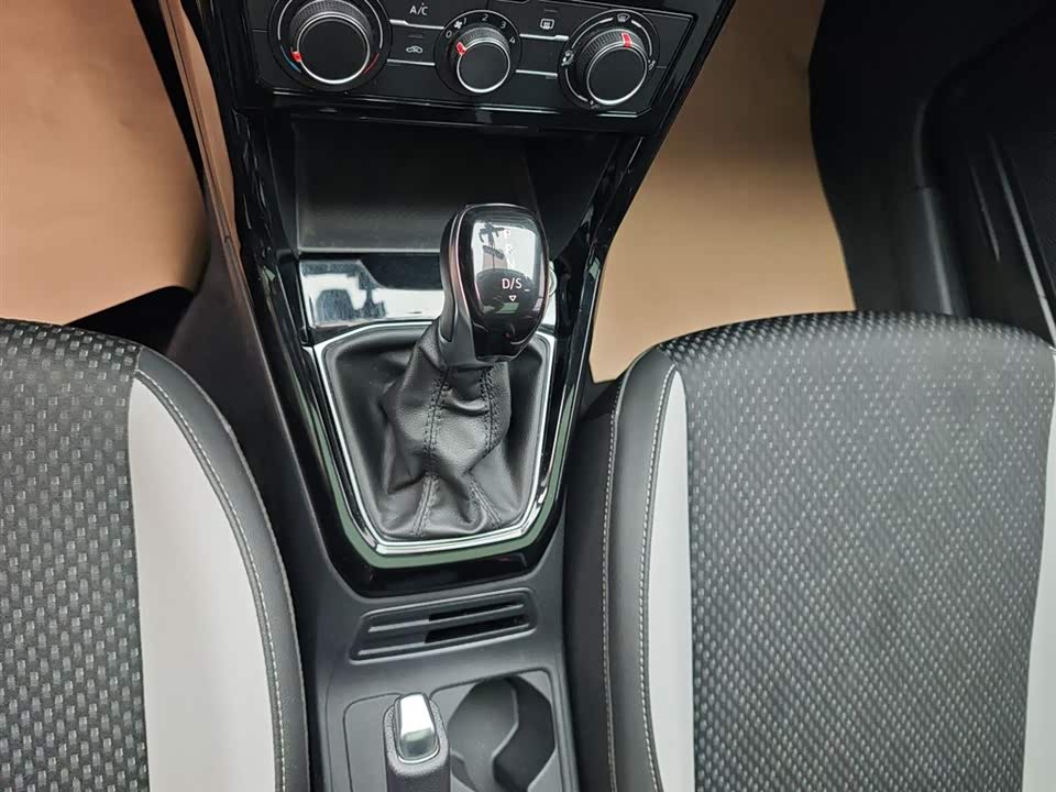 Volkswagen Exploring the shadow