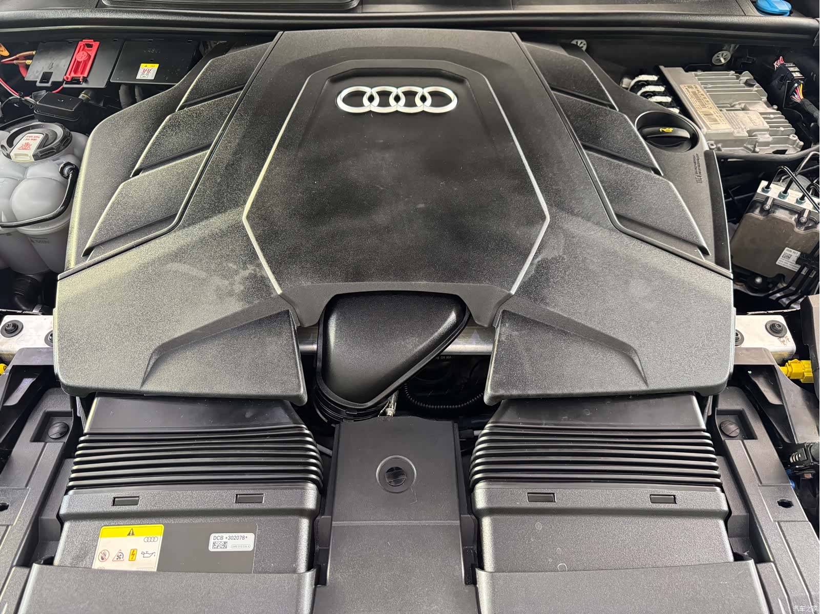 Audi Q8, 2021 21