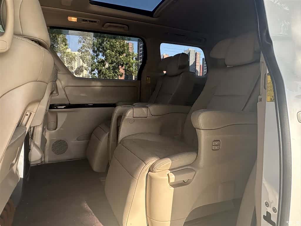Toyota Alphard, 2013 6