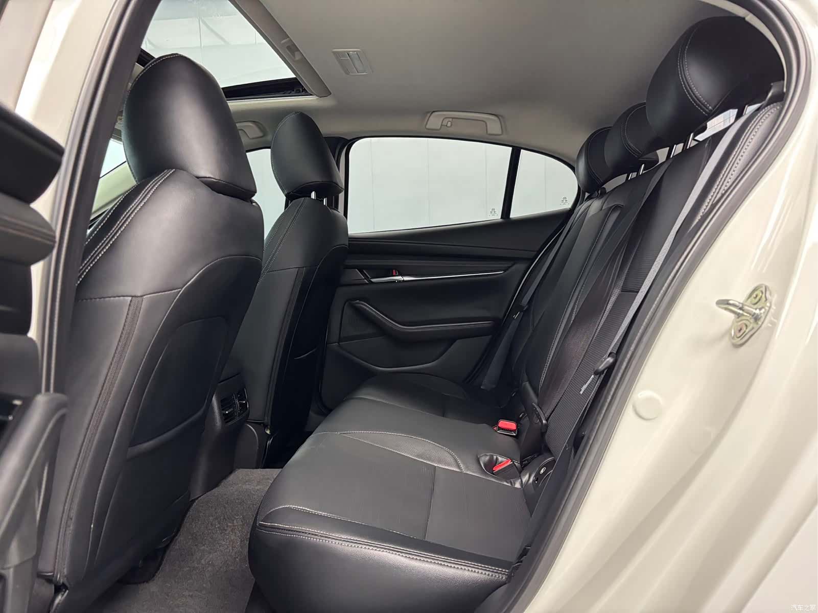 Mazda Mazda3, 2023 все фото