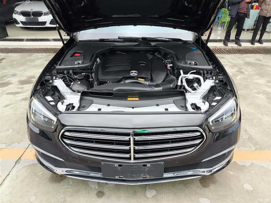 Mercedes-Benz E-Class, 2022 11