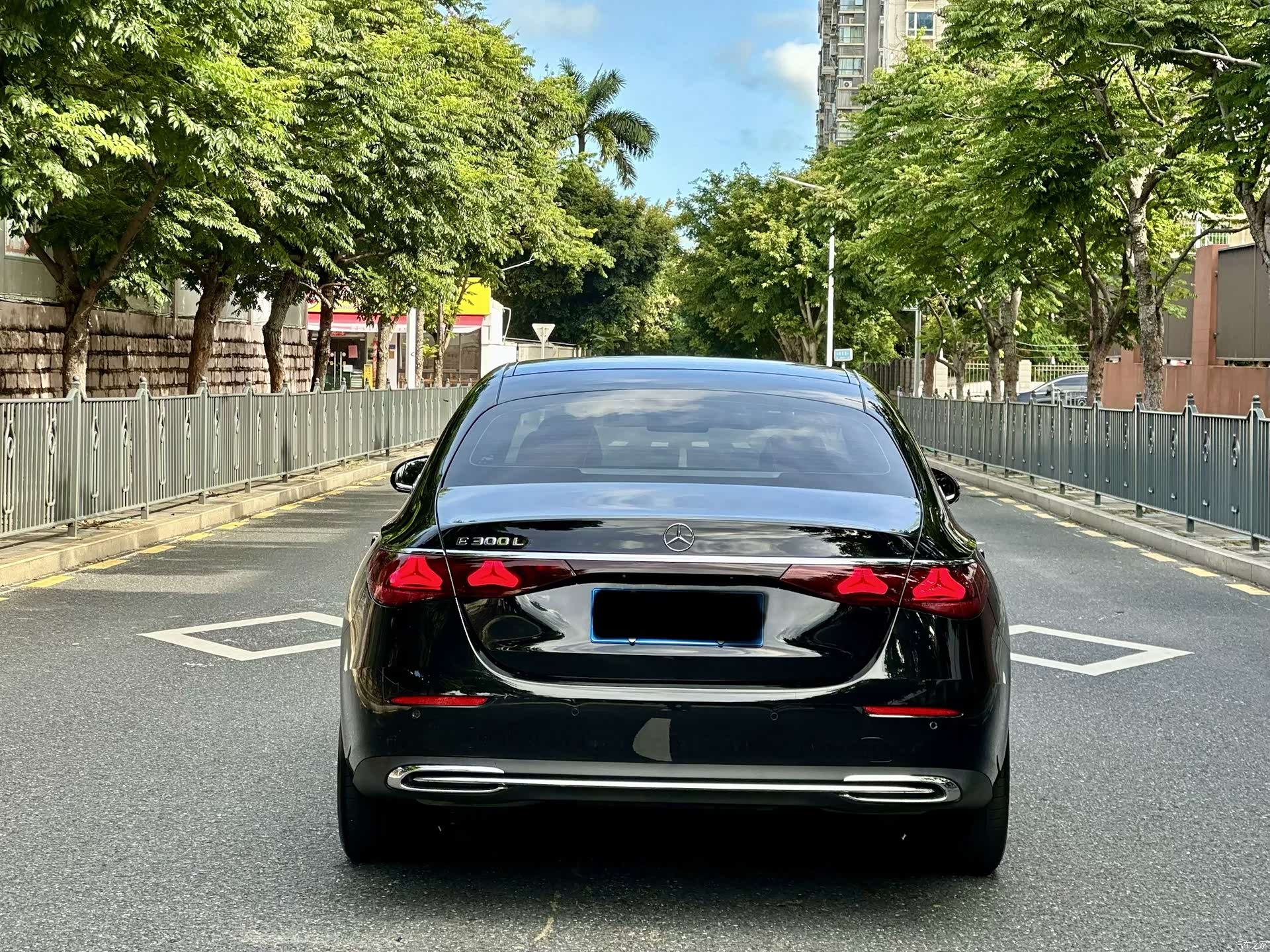 Mercedes-Benz E-Class, 2024 8