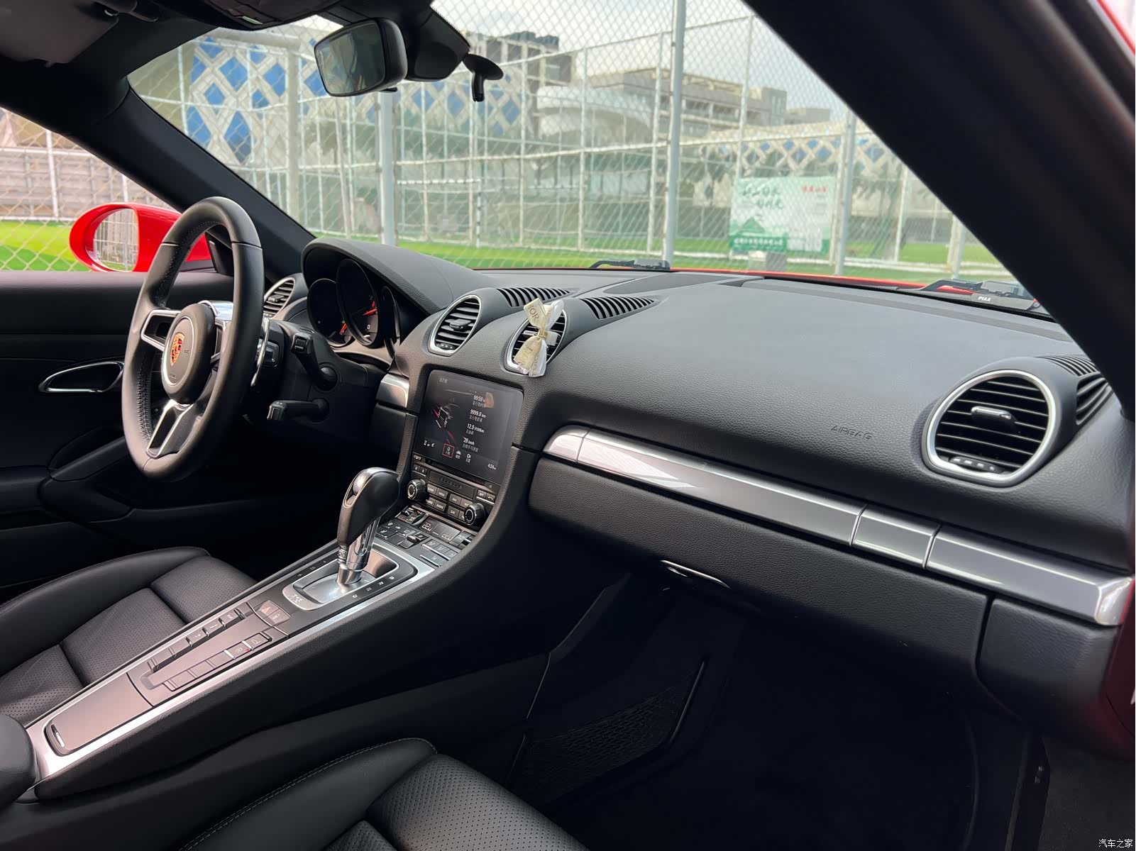Porsche Cayman, 2017 11