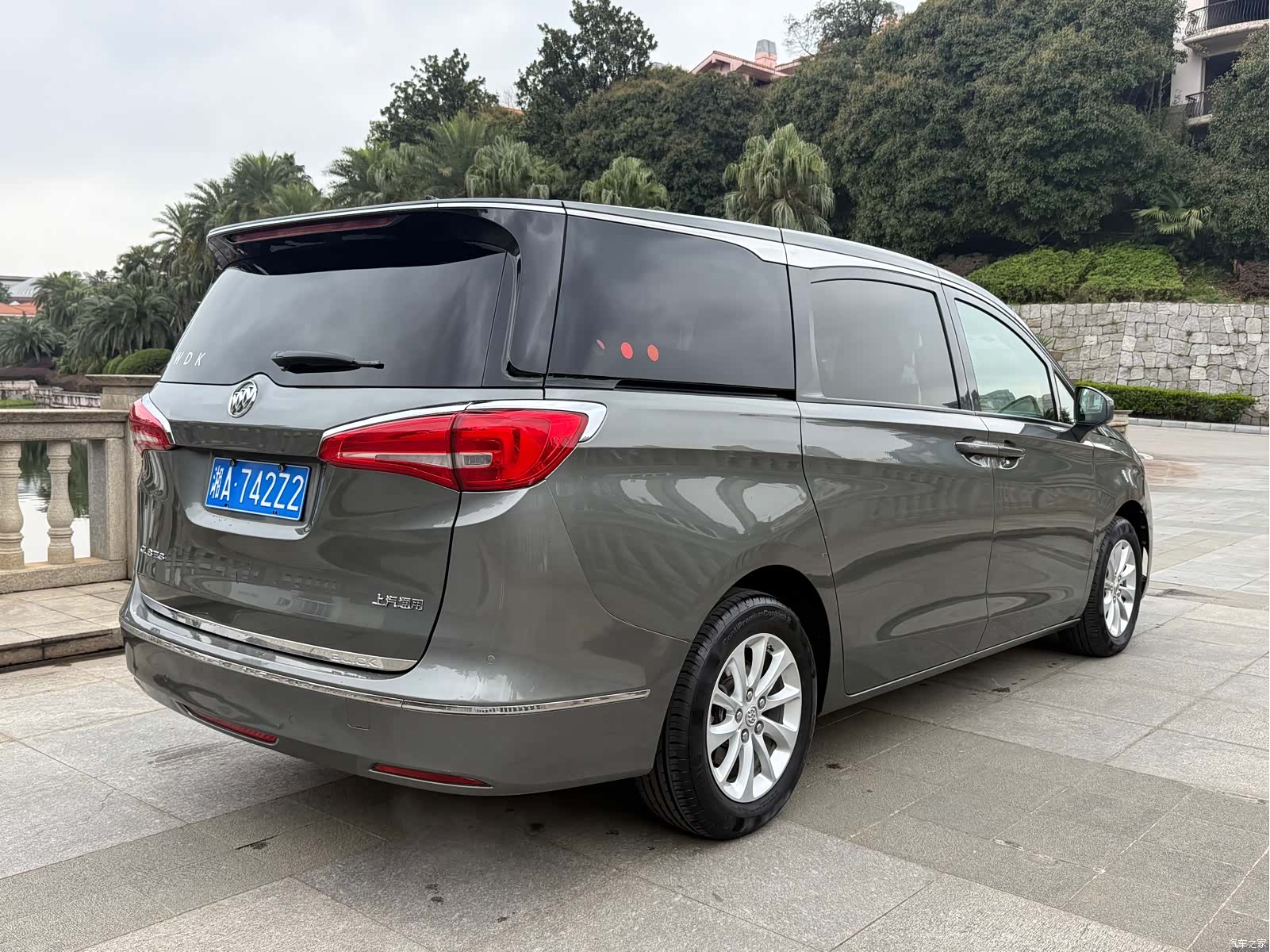 Buick GL8, 2017 15