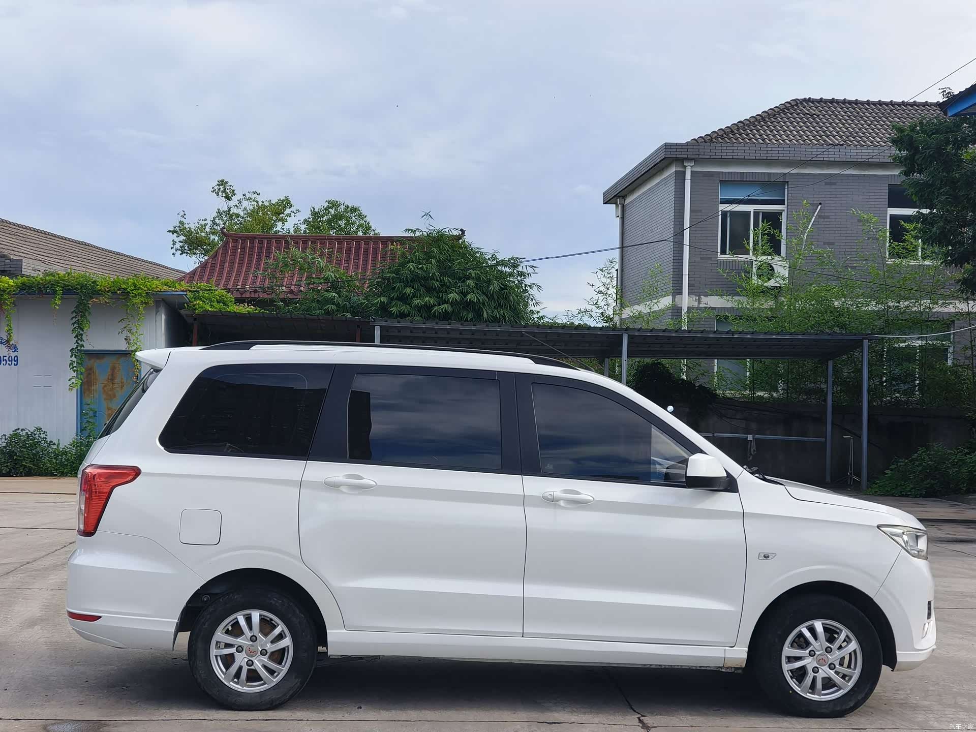 Wuling Hongguang, 2018 8