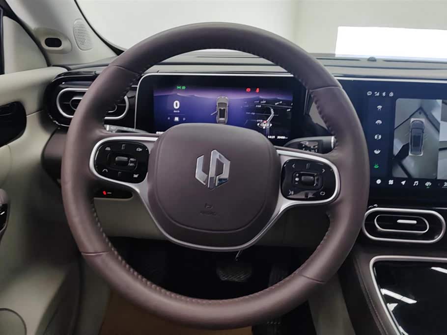 Leapmotor C11