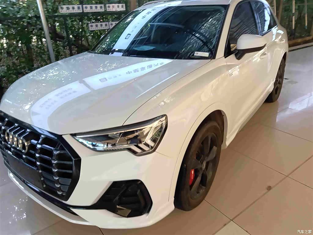 Audi Q3, 2019 1