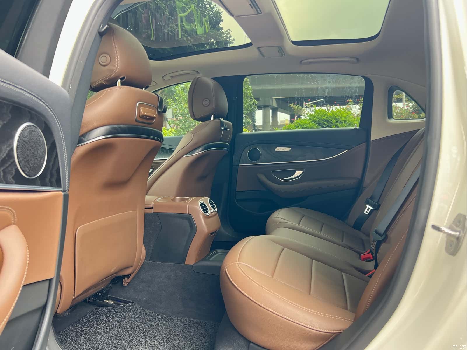 Mercedes-Benz E-Class, 2018 20