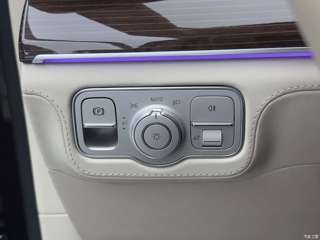 Maybach GLS, 2023 17
