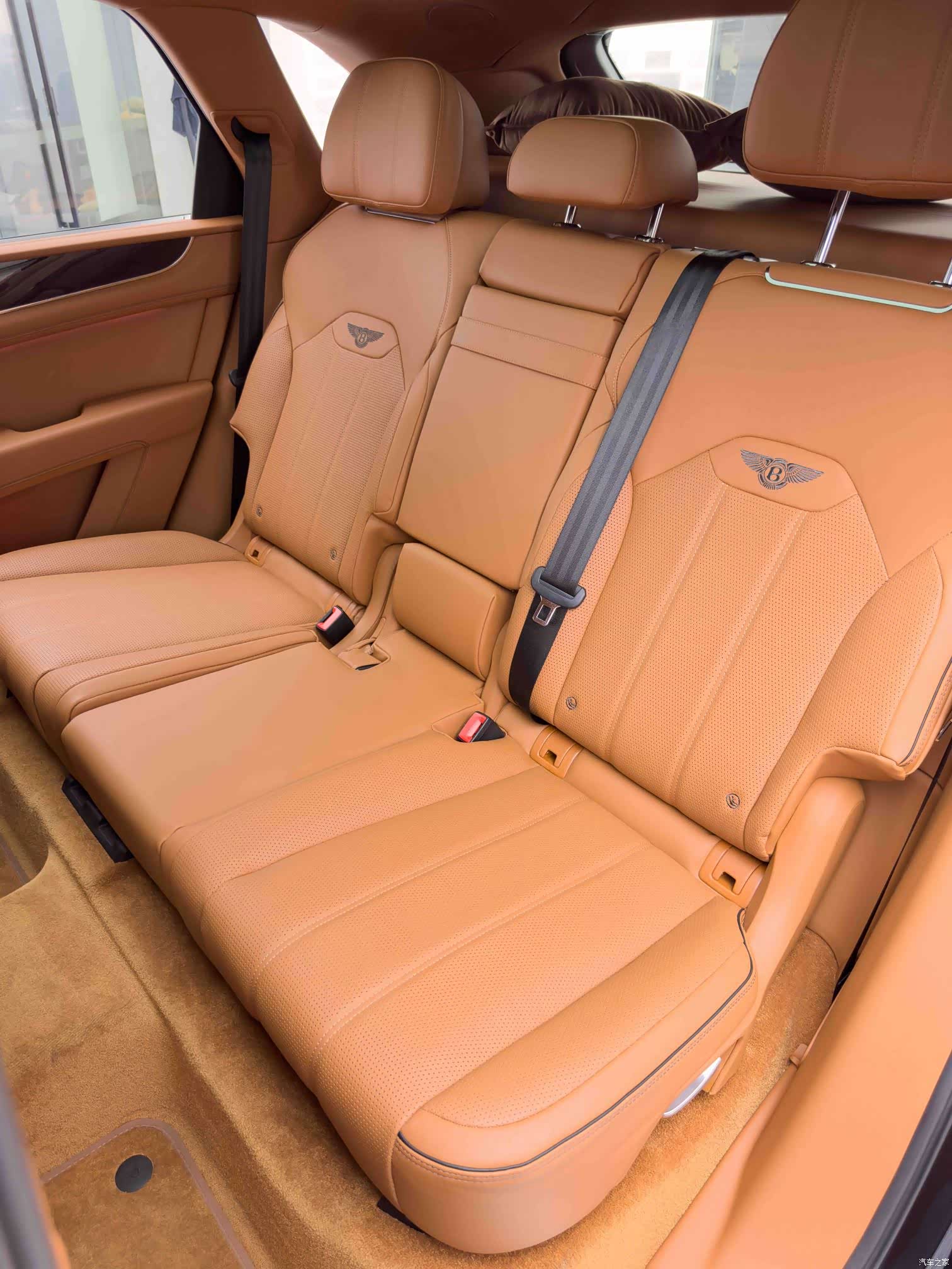 Bentley Bentayga, 2022 30